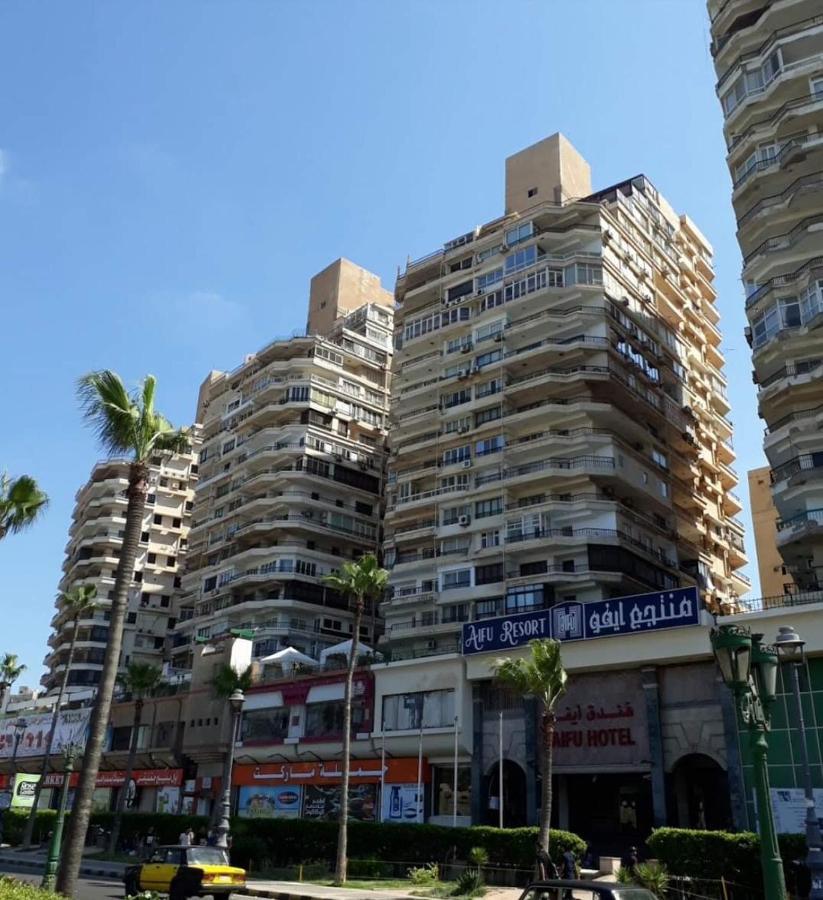Sea & Garden View At Al-Muntazh Towers - إطلاله علي البحر و حدائق قصر المنتزه Apartment อเล็กซานเดรีย ภายนอก รูปภาพ